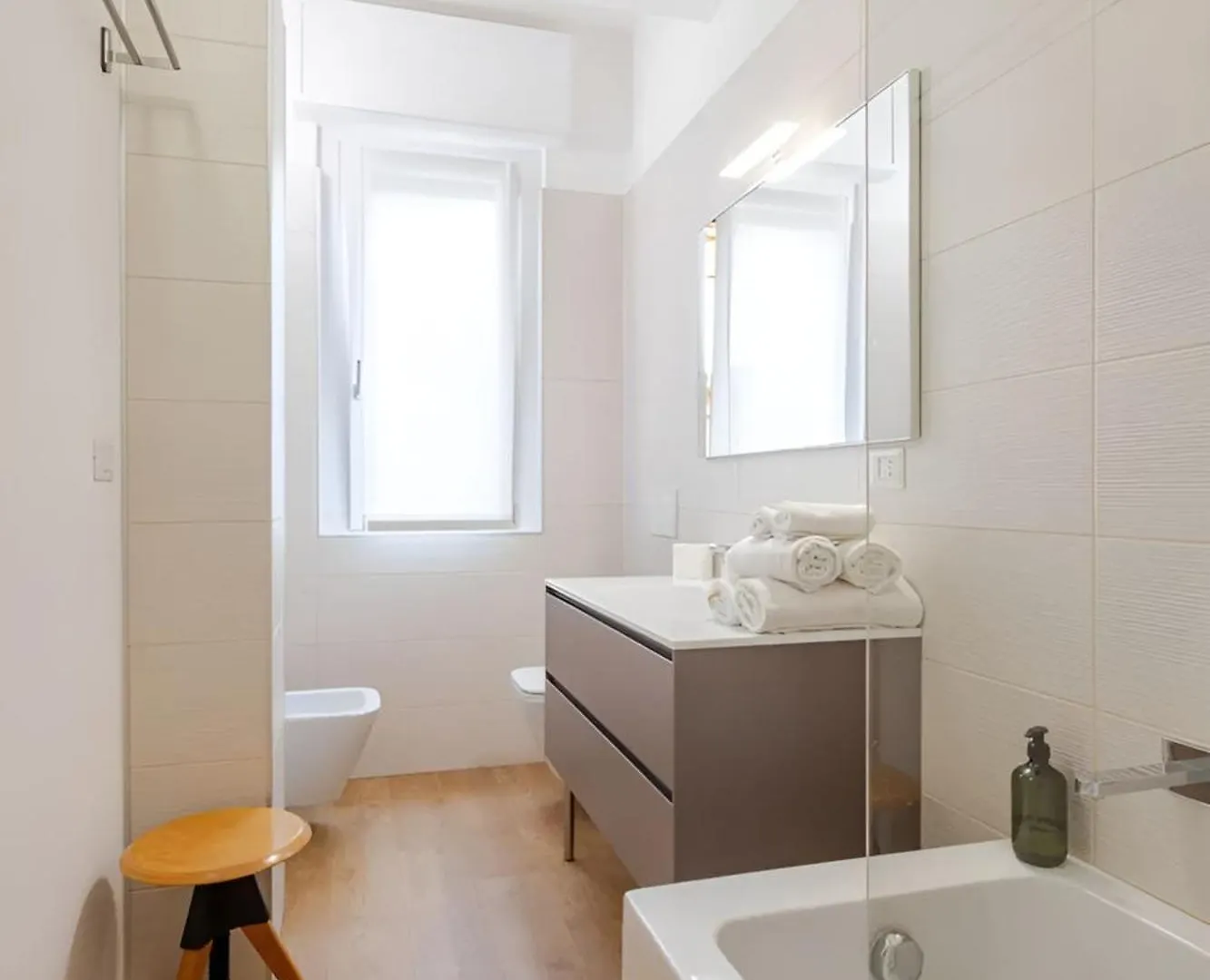 Visit Milano - Home Solution 0*,